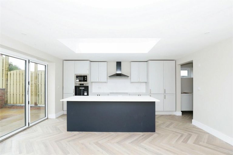 44a William Street Kitchen